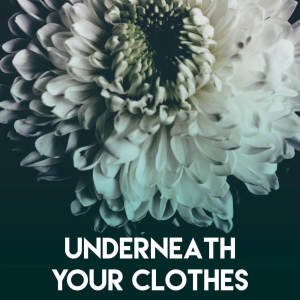 收聽Alegra的Underneath Your Clothes歌詞歌曲