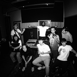 Dengarkan lagu One More (Explicit) nyanyian Leo37 dengan lirik