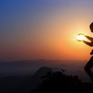 收听Carlo Russo的adesso Dio dov'è (Explicit)歌词歌曲