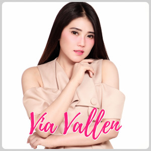ดาวน์โหลดและฟังเพลง Lebih Baik Sakit Gigi พร้อมเนื้อเพลงจาก Via Vallen