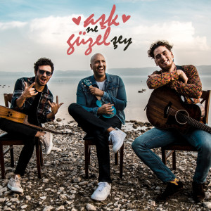 Dengarkan Aşk Ne Güzel Şey lagu dari Erkin Arslan dengan lirik