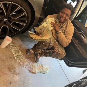 Album Big Blrrrd (feat. Dee Mula) (Explicit) from BIG30