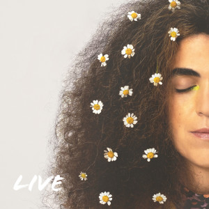 Listen to משהו בי משתנה (Live) song with lyrics from שוהם טפיארו