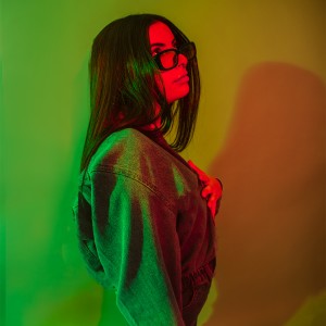 Dengarkan סקיצה lagu dari ניצן טרגן dengan lirik