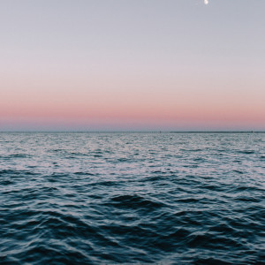 Dengarkan Comforting Depths lagu dari The Sleep Helpers dengan lirik