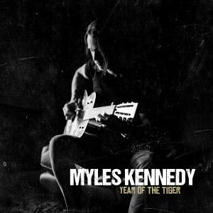 收聽Myles Kennedy的Turning Stones歌詞歌曲
