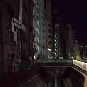 收聽Hini的okay (feat. Tera & Akayai) (Explicit)歌詞歌曲