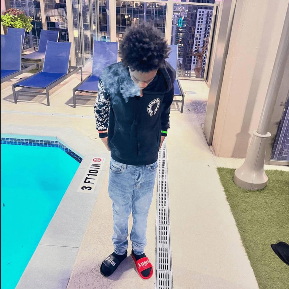 36 Gunz (feat. lildre556) (Explicit)