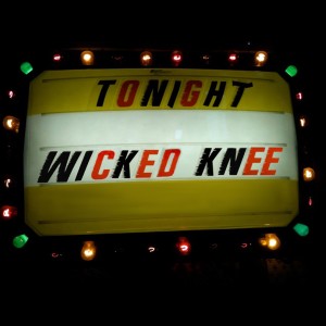 收聽Wicked Knee的I'm Blue歌詞歌曲