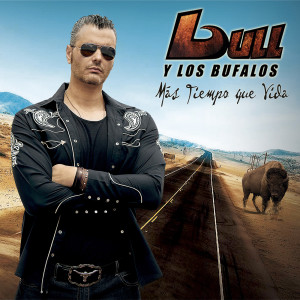 Listen to Tres Gallos (feat. Carlos Segarra & Igor Paskual) song with lyrics from Bull y los Bufalos