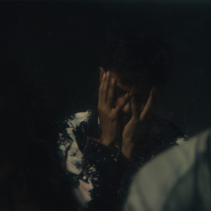 ดาวน์โหลดและฟังเพลง Segitiga พร้อมเนื้อเพลงจาก Wicigo Shawty