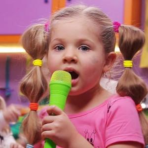 Dengarkan lagu Like It 2 nyanyian Diana Kids Song dengan lirik