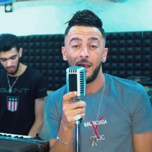 收听Cheb Mohssen的3la Jalak Ras Yangta3歌词歌曲