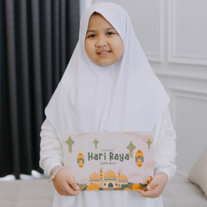 ดาวน์โหลดและฟังเพลง Selamat Hari Raya พร้อมเนื้อเพลงจาก Syifa Nura