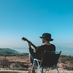 Dengarkan lagu ทานตะวัน nyanyian นายสว่าง dengan lirik