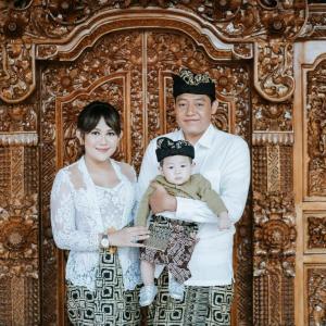 Dengarkan Cening Bagus lagu dari Kartono Yasa dengan lirik