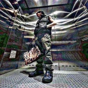 收聽Isaac And The Brain的Interstate (feat. Syierr) (Explicit)歌詞歌曲