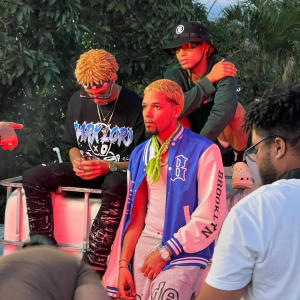 default playlist img