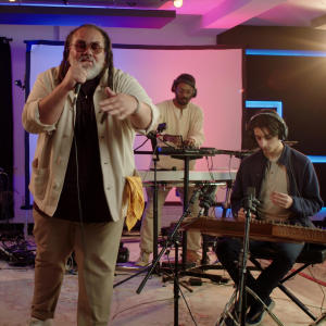 收聽BAHA'I INSPIRED的KMSMNDA (feat. Diversoul & Karim Rushdy) (HIP HOP SESSIONS)歌詞歌曲