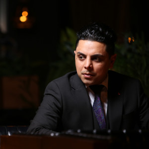 Listen to Var Bir Xanım song with lyrics from Zaur Əmiraslanov