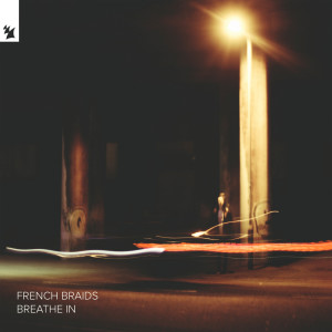 收听French Braids的Hands歌词歌曲