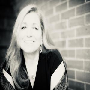 ดาวน์โหลดและฟังเพลง The Masquerade is Over พร้อมเนื้อเพลงจาก Dena Taylor