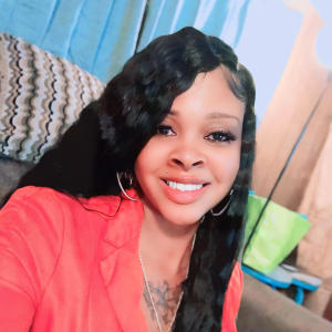 收聽Lola Love的Cha cha歌詞歌曲