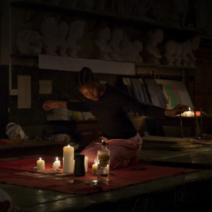Dengarkan lagu Le vestiaire (From "Zombi Child") nyanyian Bertrand Bonello dengan lirik