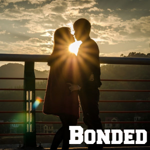 ดาวน์โหลดและฟังเพลง Bonded พร้อมเนื้อเพลงจาก Ozizo