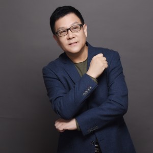Listen to 守护中国红 (完整版) song with lyrics from 讴洋