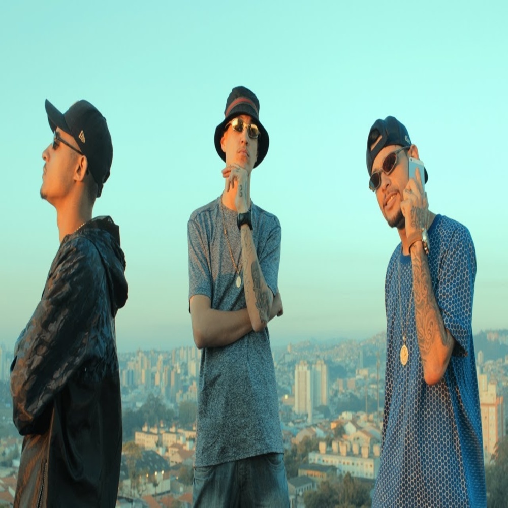 Mundo Gira (Explicit)