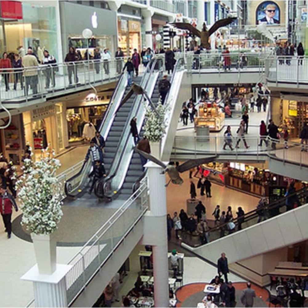 Outlet Mall (feat. whotfiskuro) (Explicit)