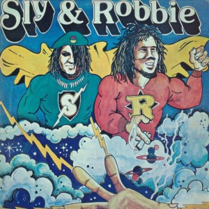 ดาวน์โหลดและฟังเพลง Mickey Mouse พร้อมเนื้อเพลงจาก Sly & Robbie
