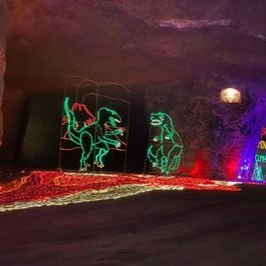 Dengarkan Scary Mom (Explicit) lagu dari Havik dengan lirik