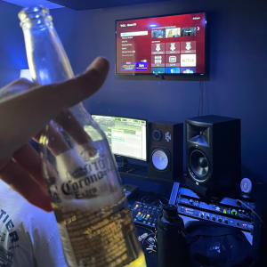 收聽StompaDaLoc的Rockin da fifty Nine fifty (Explicit)歌詞歌曲