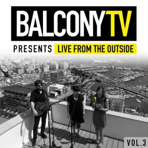ดาวน์โหลดและฟังเพลง Walking on Fire (其他) พร้อมเนื้อเพลงจาก The Rocketboys