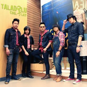 ดาวน์โหลดและฟังเพลง เกินคำว่าเสียใจ พร้อมเนื้อเพลงจาก Taladplu Coolplay