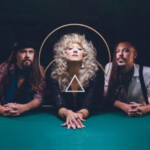 Dengarkan Say It Again lagu dari Red Moon Road dengan lirik