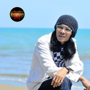 Listen to Mantan Pacar song with lyrics from Junaidi Alfan