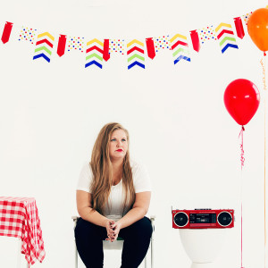 ดาวน์โหลดและฟังเพลง Carnaval (Radio Mix) พร้อมเนื้อเพลงจาก Sarah Bourdon