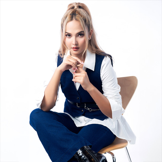 เอิ้นขวัญ วรัญญา