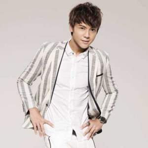 Dengarkan Wo Bu Shi Wo (Man) lagu dari William Chan dengan lirik