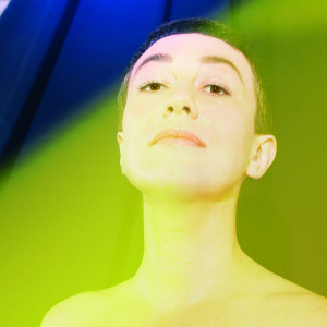 ดาวน์โหลดและฟังเพลง On My Way พร้อมเนื้อเพลงจาก LEHNA