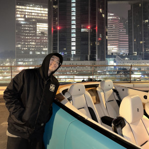 Dengarkan lagu Blessed nyanyian BRLLNT dengan lirik