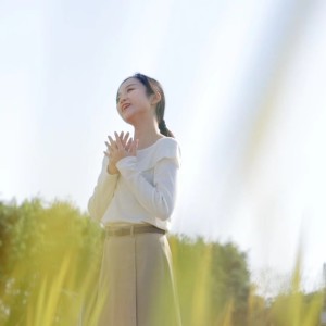 Listen to 拥抱翠亨 (伴奏) song with lyrics from 韦欢
