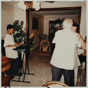 default playlist img