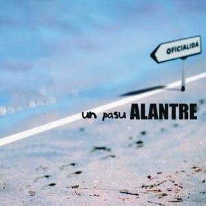 ดาวน์โหลดและฟังเพลง Un Pasu Alantre พร้อมเนื้อเพลงจาก Músicos Pola Oficialidá