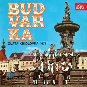 收听Zdeněk Plachý的Holašovská náves歌词歌曲