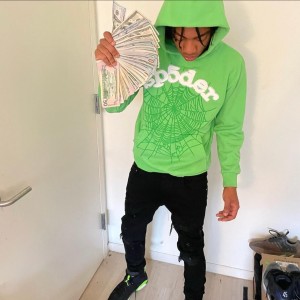 Listen to I'm back (feat. Dougie b) (Explicit) song with lyrics from Sxnt777