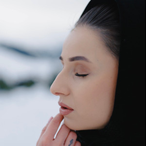 Listen to Cântec De Crăciun Pentru Tata song with lyrics from Silvia Timis